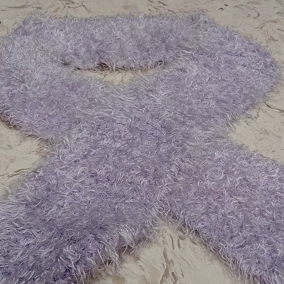 Handmade Knitted Infinity Scarf Light Purple. - Picture 2 of 3